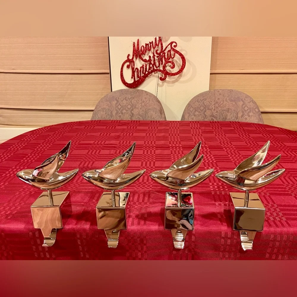 🎄4 Heavy Stocking Holders by Crate & Barrel - Silver❤️